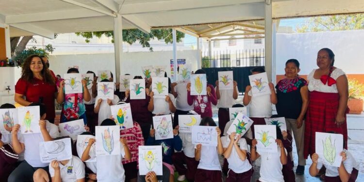 Plática informativa en español y lengua mixteca y actividades educativas para el reforzamiento de lo escuchado.