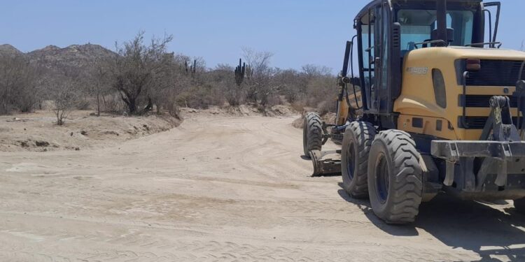 Continúa trabajando en beneficio de la comunidad, para garantizar la eficiencia y seguridad en las vías de comunicación