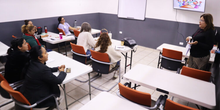 Durante tres días, personal de los Centros de Atención Infantil, estará participando en el curso de alineación, en busca de la certificación al estándar de competencia de la Norma oficial 0435.