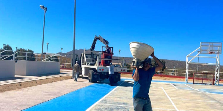 Instituto del Deporte del Municipio de Los Cabos (INDEM), de forma constante realiza la instalación, mantenimiento y reposición de luminarias