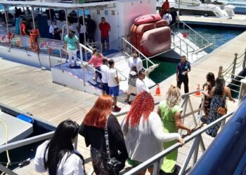En un día especial de reconocimiento, trabajadoras de la Delegación de Cabo San Lucas del Gobierno de Los Cabos, fueron celebradas con un paseo en barco