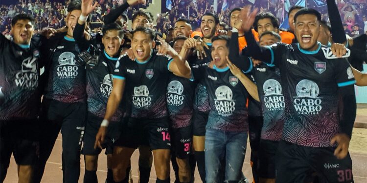 Los Cabos United, integrantes  se coronaron campeones de la Serie A del Grupo 1 de la Liga Premier