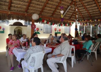 El Sistema Municipal para el Desarrollo Integral de la Familia (SMDIF) Los Cabos, a través de Coordinación de la Casa de Día, en San José del Cabo, celebró a las abuelitas que acuden a este centro de asistencia