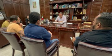 Autoridades municipales, atendieron este jueves a personal de la Cruz Roja Mexicana