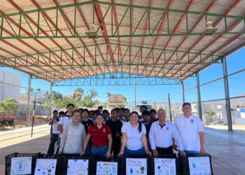 taller para la elaboración de contenedores con material reciclado