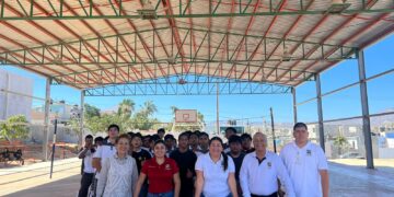 taller para la elaboración de contenedores con material reciclado
