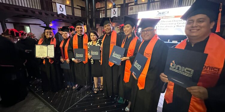 Tres elementos del H. Cuerpo de Bomberos de Cabo San Lucas, obtuvieron el grado de Maestría en Protección Civil y Gestión de Emergencias