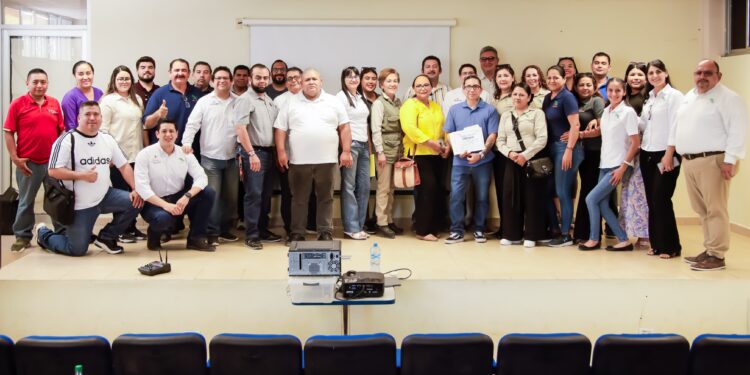 RECIBE PERSONAL DE CECYTE CURSO EN DERECHOS HUMANOS