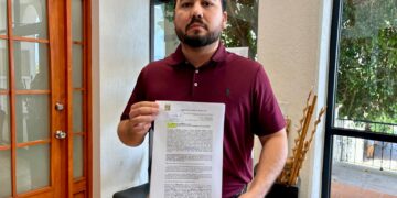 El tesorero general municipal del XIV Ayuntamiento de Los Cabos, Christopher Albertini Camacho Ortegón, presentó formal denuncia ante la Contraloría Municipal