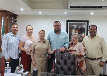 El director general de OOMSAPAS Los Cabos, Ramón Rubio Apodaca, informó sobre la mesa de trabajo que tuvieron el equipo de Agua Potable con la empresaria y desarrolladora turística, Patricia Olachea Palacios, para reactivar y rescatar la áreas previamente entregadas al Ayuntamiento por parte del Fondo Nacional de Fomento al Turismo (FONATUR).