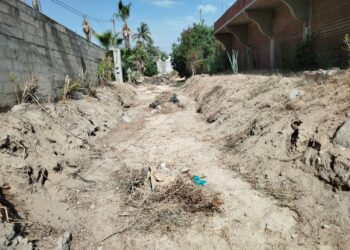 Se llevó a cabo una intensa jornada de limpieza y desazolve de canales y arroyos principales en la mancha urbana