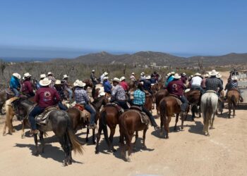 Con gran entusiasmo dieron inicio esta mañana a la tradicional cabalgata de las Fiestas de la subdelegación de Migriño 2024