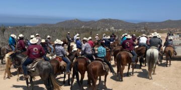 Con gran entusiasmo dieron inicio esta mañana a la tradicional cabalgata de las Fiestas de la subdelegación de Migriño 2024