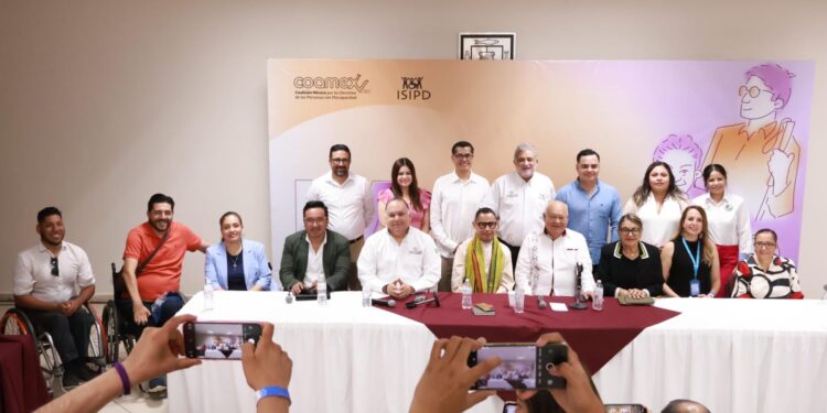 INAUGURA GOBERNADOR VMCC, FORO NACIONAL DE INSTITUTOS Y ORGANIZACIONES PARA PERSONAS CON DISCAPACIDAD