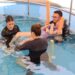 OFRECEN REHABILITACIÓN A TRAVÉS DE LA HIDROTERAPIA A BENEFICIARIOS CON DISCAPACIDAD DE CASA DE DÍA