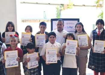 PREMIAN A GANADORES DE “EL NIÑO Y LA MAR 2024”