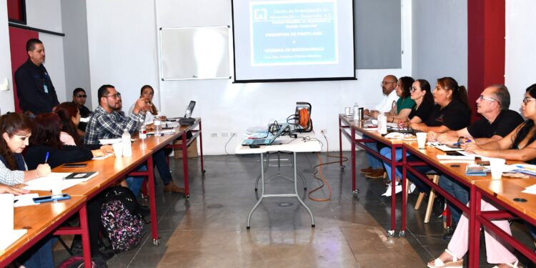 RECIBE PERSONAL DE SEPADA CAPACITACIÓN SOBRE SANIDAD ACUÍCOLA