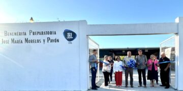 ENTREGA GOBIERNO DE BCS, BECAS A MÁS DE 200 ESTUDIANTES DE LA PREPARATORIA “JOSÉ MARÍA MORELOS”