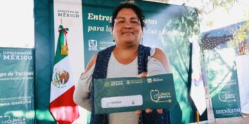 ENTREGA GOBIERNO DE BCS TARJETAS A BENEFICIARIOS DEL PROGRAMA “LA CLÍNICA ES NUESTRA” 
