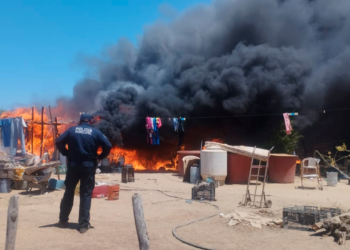 Atienden Policías Municipales incendio de una vivienda en la Delegación San Juan de Los Planes.