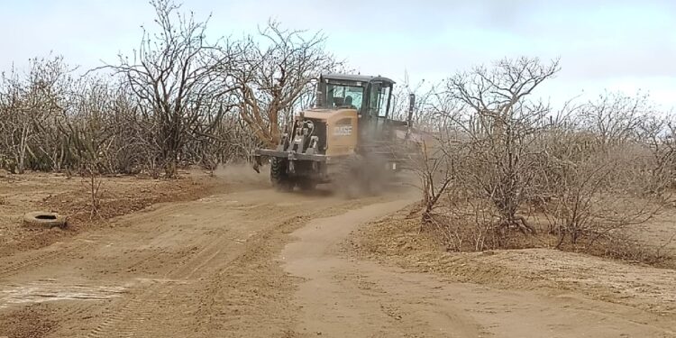Rehabilita Servicios Públicos más de 35 kilómetros de terracería en la ciudad y en ejido Álvaro Obregón