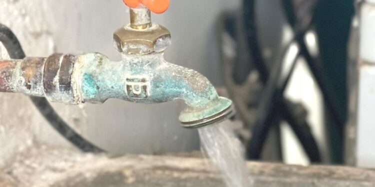 Suministradas 105 colonias con servicio de agua potable por red, el 23 de junio: OOMSAPAS La Paz