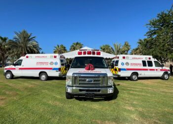 Entrega de ambulancias al Departamento de Bomberos de San José del Cabo.