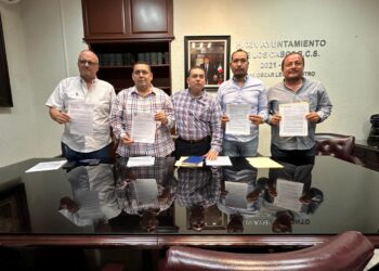 Se firmó la garantía por parte de los representantes de Soriana para la construcción del puente peatonal en el área de El Tezal.