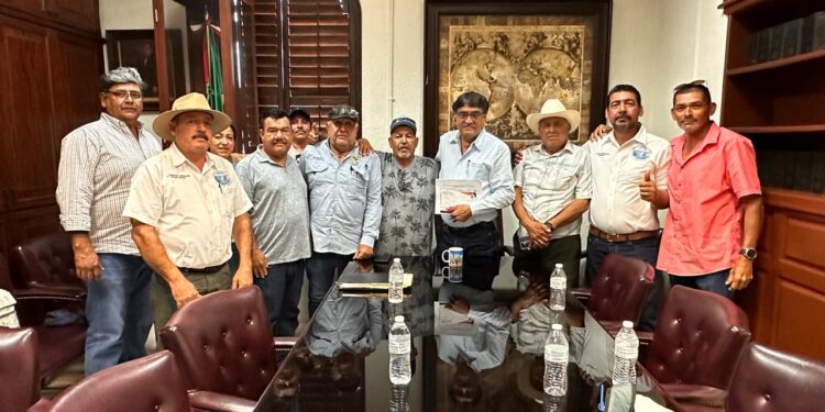 Oscar Leggs Castro, encabezó una importante reunión durante la mañana de este lunes 22 de julio