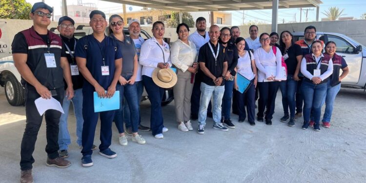 Dieron inicio a las brigadas de saneamiento casa por casa en la colonia Las Palmas en Cabo San Lucas