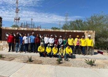 La delegación de Santiago conmemoró el Día Nacional del Árbol con la reforestación de 250 buganvilias