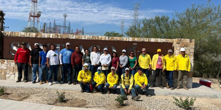 La delegación de Santiago conmemoró el Día Nacional del Árbol con la reforestación de 250 buganvilias