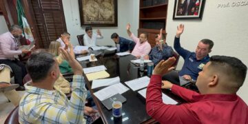 15 camiones, 4 barredoras, 1 trituradora y 1 camión especial, con una inversión de $83 millones 266 mil pesos, fue el paquete que se aprobó durante la quinta sesión extraordinaria del Comité Técnico del Fideicomiso de Cobro del Derecho al Saneamiento Ambiental