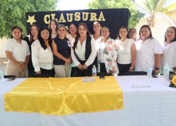 Flora Aguilar Murillo, encabezó la ceremonia de clausura 2023-2024 de los Centros de Atención Infantil Brisas del Pacífico, Palmas y Cangrejos, celebrada en Cabo San Lucas.