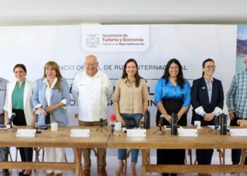 Celebra Milena Quiroga conexión aeronáutica con Los Ángeles