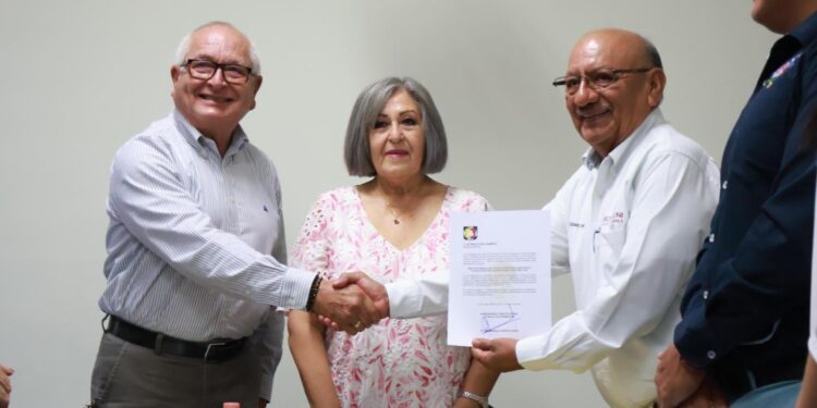 DESIGNAN NUEVO TITULAR DE CECyTE BCS