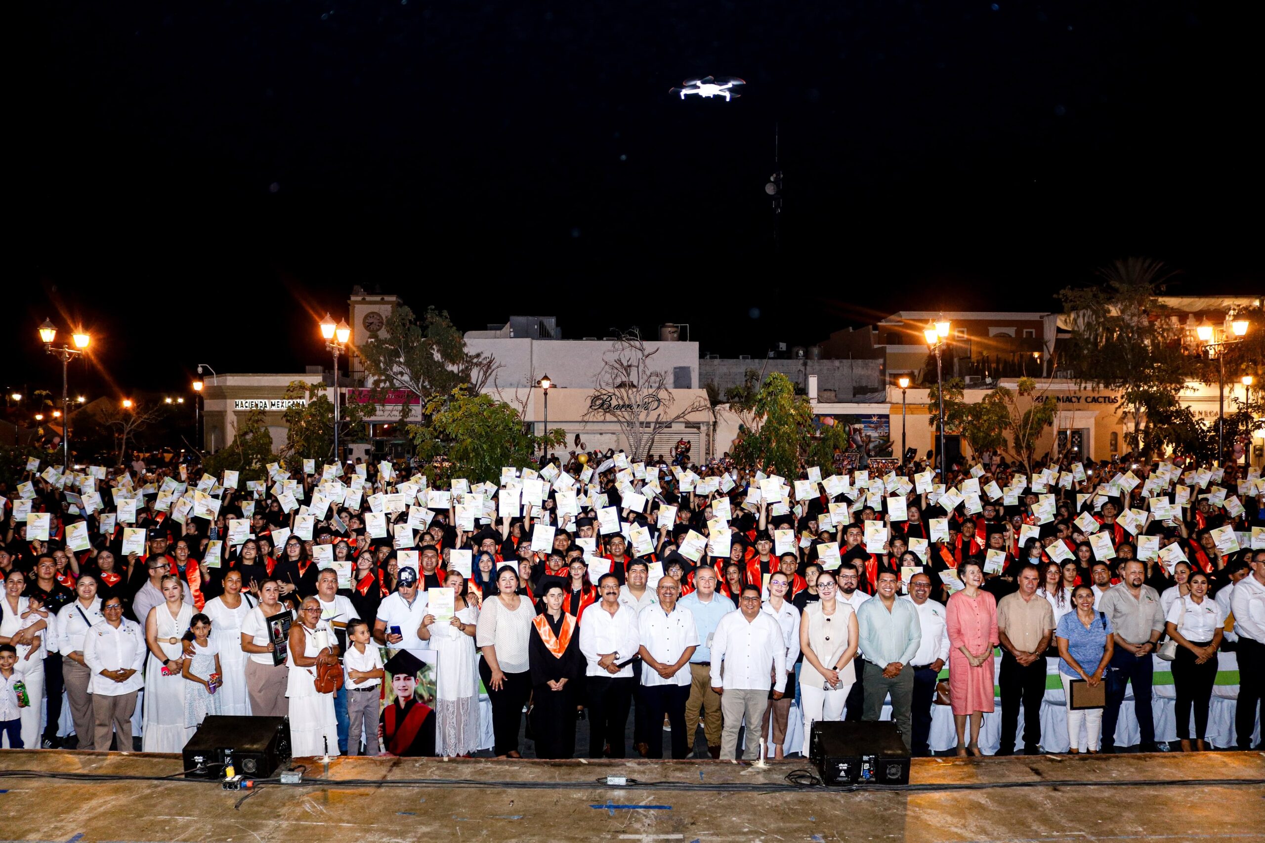 EGRESAN 2 MIL 381 ESTUDIANTES DE CECYTEBCS
