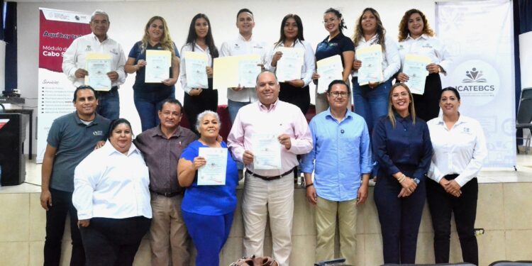 CONCLUYEN TALLERES SOBRE “CALIDAD Y CALIDEZ EN EL SERVIDOR PÚBLICO EN LOS CABOS