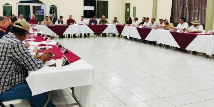 SESIONA CONSEJO DE PESCA Y ACUACULTURA DE BCS EN COMONDÚ