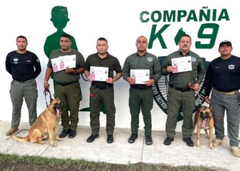 ELEMENTOS DE LA UNIDAD K9 OBTIENEN CERTIFICACIÓN COMO MANEJADORES CANINOS