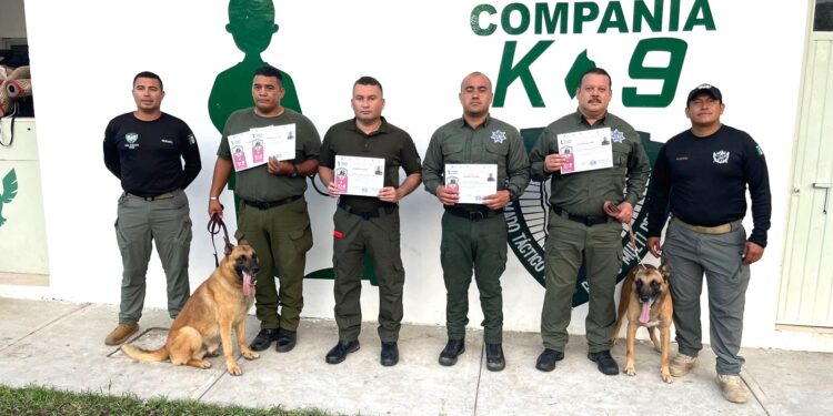 ELEMENTOS DE LA UNIDAD K9 OBTIENEN CERTIFICACIÓN COMO MANEJADORES CANINOS