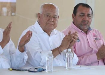 GOBERNADOR VMCC SE REÚNE CON PESCADORES RIBEREÑOS DE LAS BARRANCAS