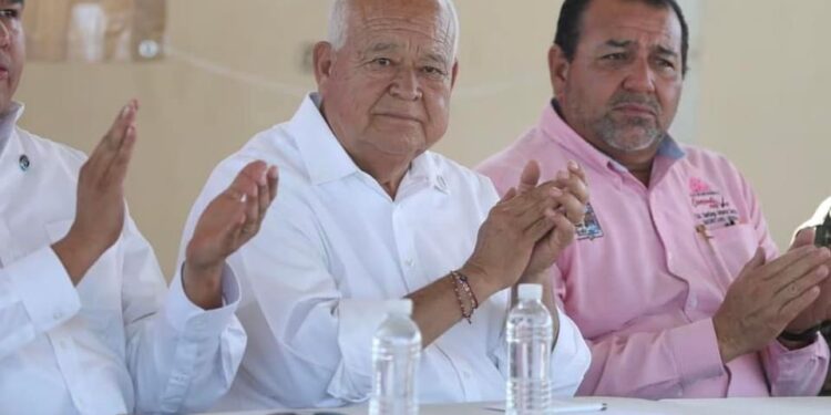 GOBERNADOR VMCC SE REÚNE CON PESCADORES RIBEREÑOS DE LAS BARRANCAS