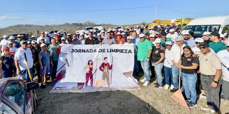 REALIZA GOBIERNO DE BCS Y SECTORES SOCIALES JORNADA DE LIMPIEZA EN LOS CABOS 