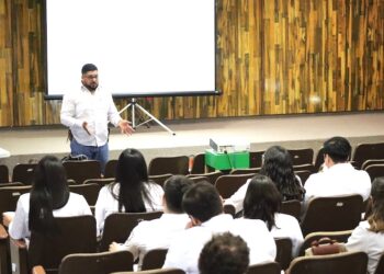 PREPARAN A 45 PASANTES DE MEDICINA QUE REALIZARÁN SERVICIO SOCIAL EN CENTROS DE SALUD DE BCS