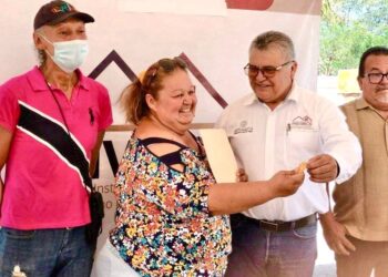 CON UNA INVERSIÓN DE MÁS DE 2 MDP ENTREGAN 10 RECÁMARAS CON BAÑO INCLUYENTE EN LA PAZ