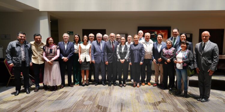 VÍCTOR CASTRO COSÍO, ASISTE A REUNIÓN CON GOBERNADORES DE LA REGIÓN NOROESTE Y LA VIRTUAL PRESIDENTA CLAUDIA SHEINBAUM