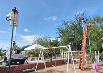 Realiza Servicios Públicos trabajos de mantenimiento y rehabilitación de alumbrado en 12 parques