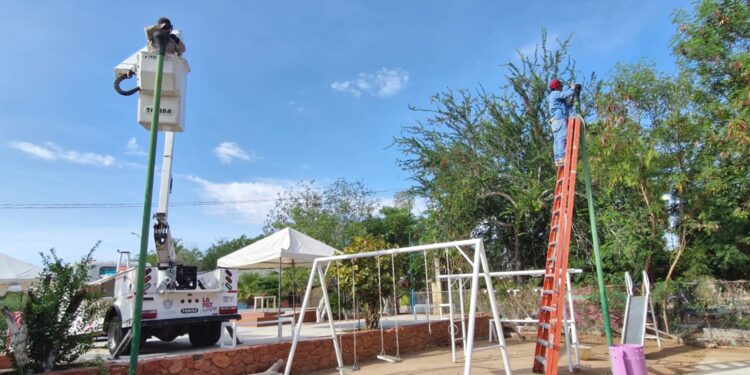 Realiza Servicios Públicos trabajos de mantenimiento y rehabilitación de alumbrado en 12 parques