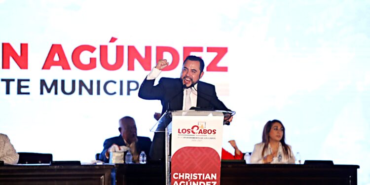 CHRISTIAN AGÚNDEZ TOMÓ PROTESTA COMO PRESIDENTE MUNICIPAL, AFIRMÓ SERÁ UN GOBIERNO PLURAL Y COMPROMETIDO CON EL FUTURO DE LOS CABOS